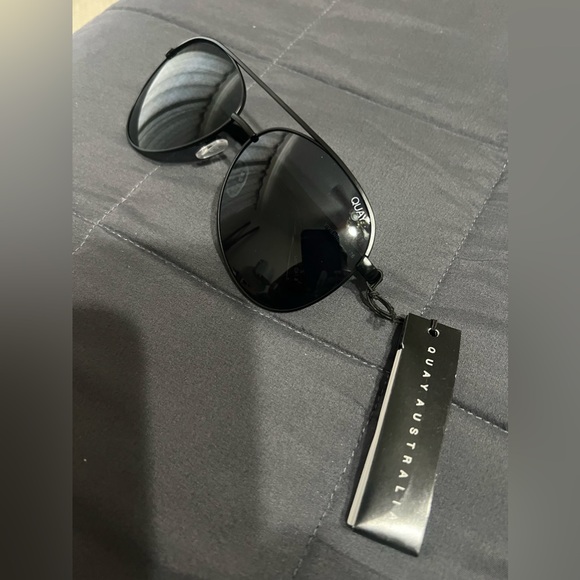 Quay sunglasses - Picture 3 of 3